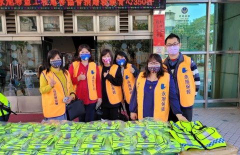 111.02.15嘉義縣消防局350件救護背心捐贈儀式(圖)